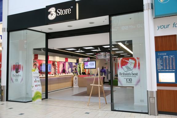 A Three store in Banbury (2008)